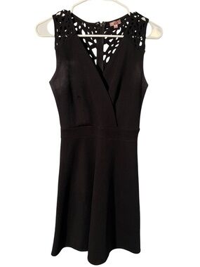 Be You Tiful Women's Size Small Sleeveless Mini Dress Black Faux Wrap Laser Cut